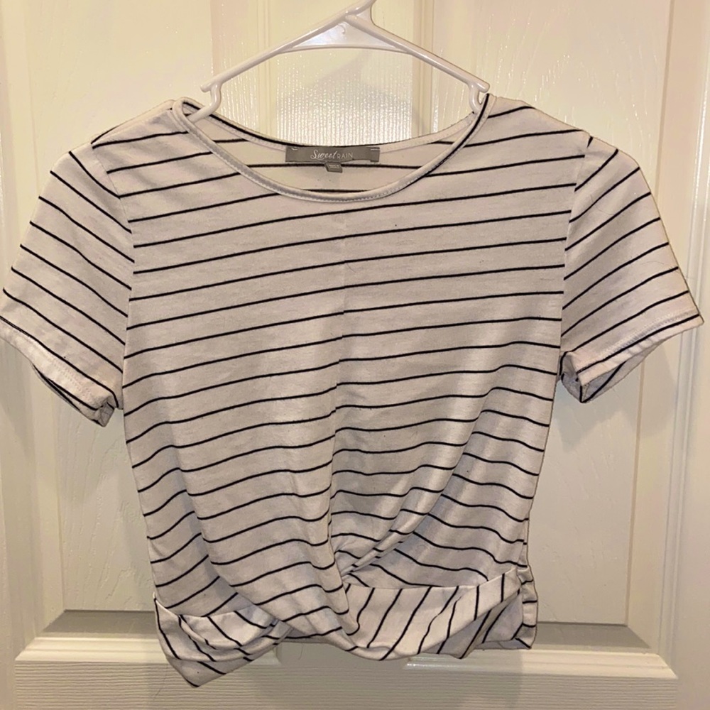 Sweet Rain Crossed Crop Top